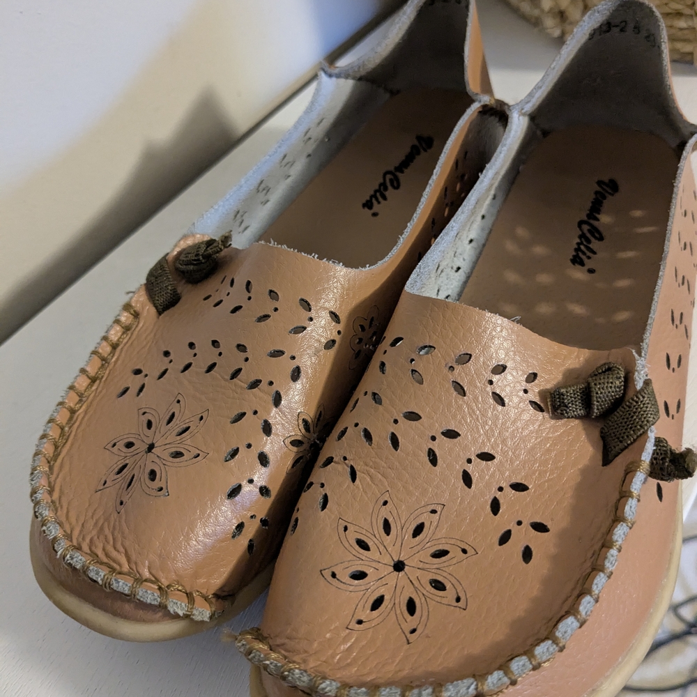 Women's Tan Leather Loafers